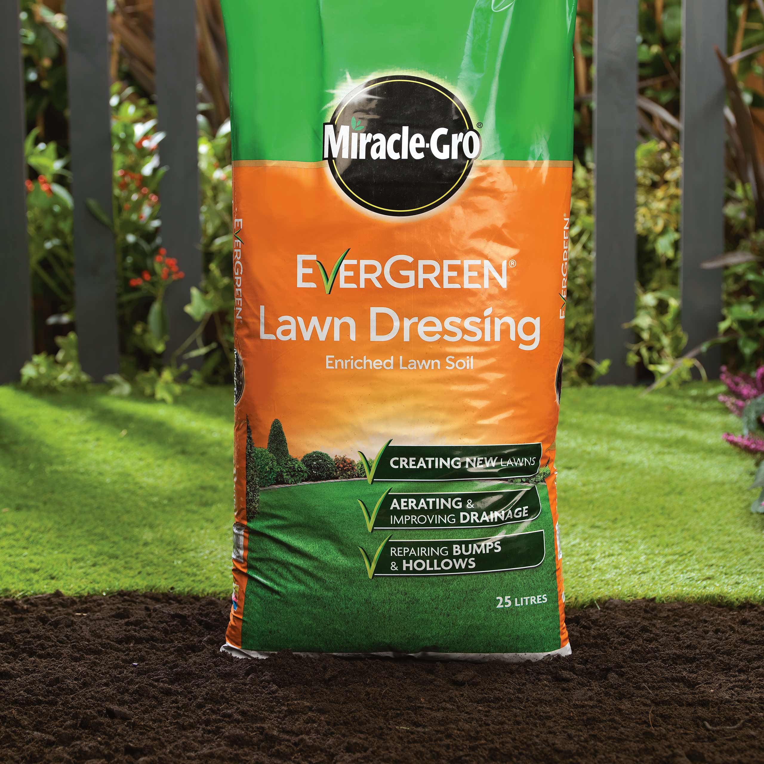 Miracle-Gro® EverGreen® Lawn Dressing 25 litres