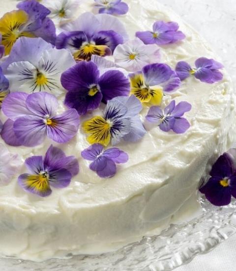 Decorate your Cakes with Real Life Fresh Edible Flower